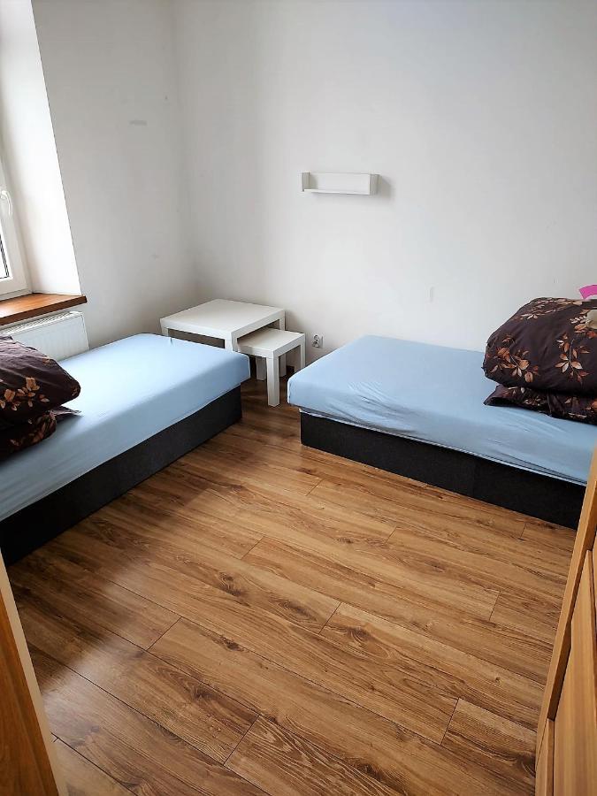 Tanie Noclegowanie Katowice Luaran gambar